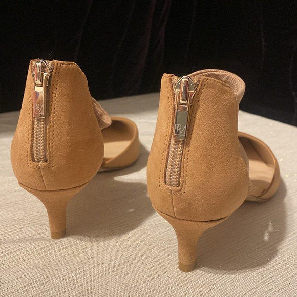 PELLE MODA - women’s heels tan and cream color size 6 M - Picture 9 of 10